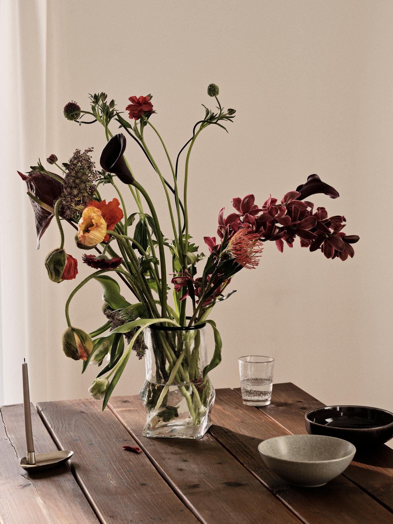 Ellen Vase