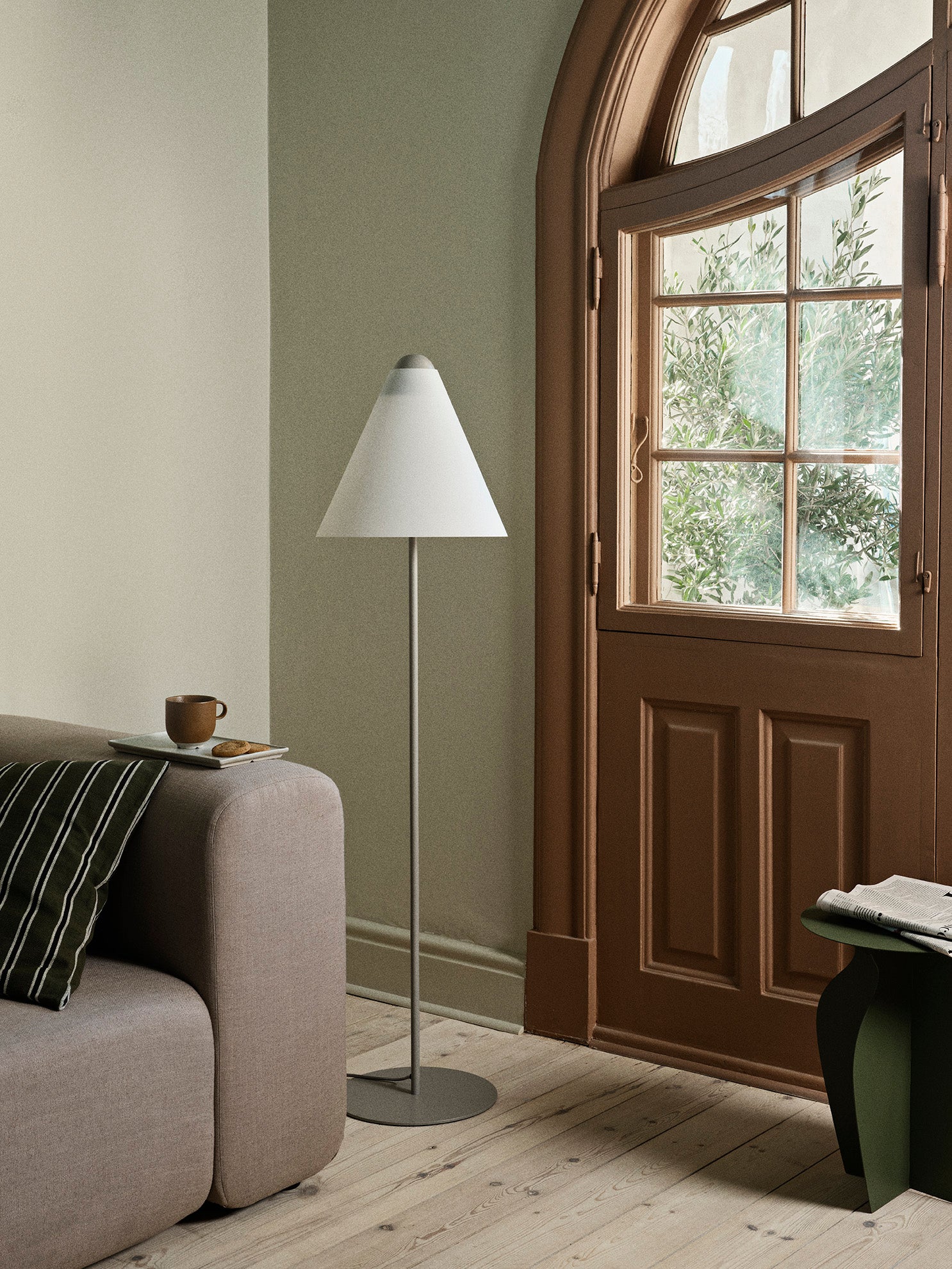 Gine Gulvlampefatning