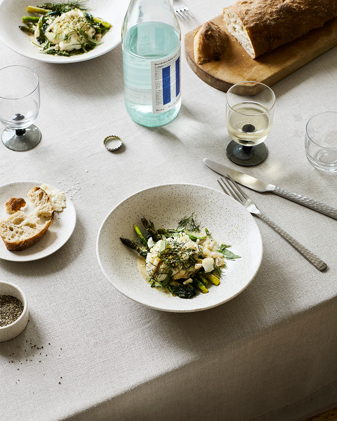 Sprødstegt hvid fisk med vaniljesauce