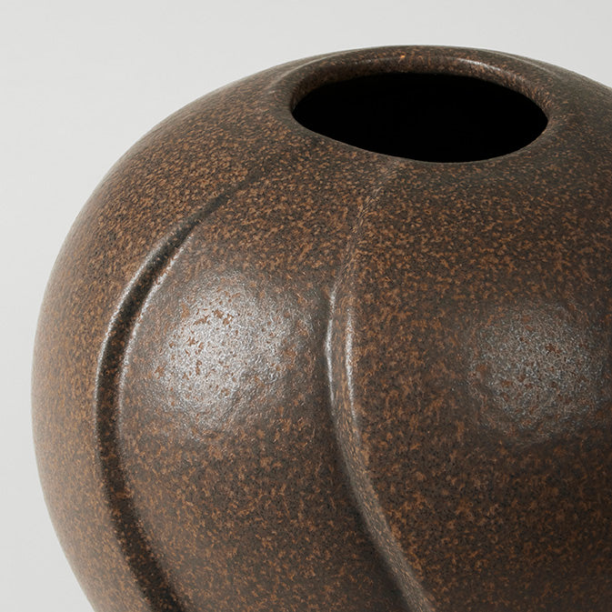 Leda Vase