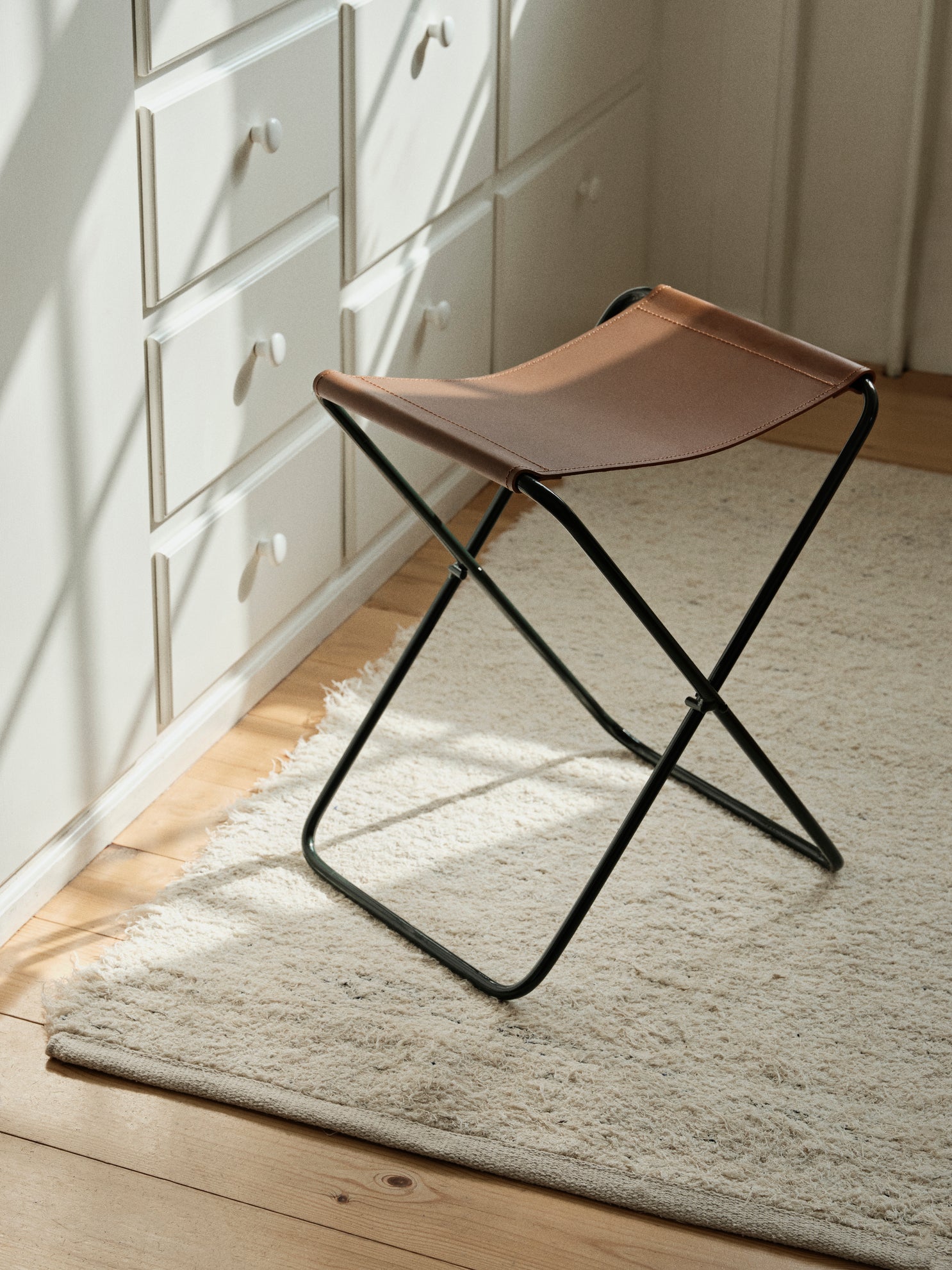 Nola Stool