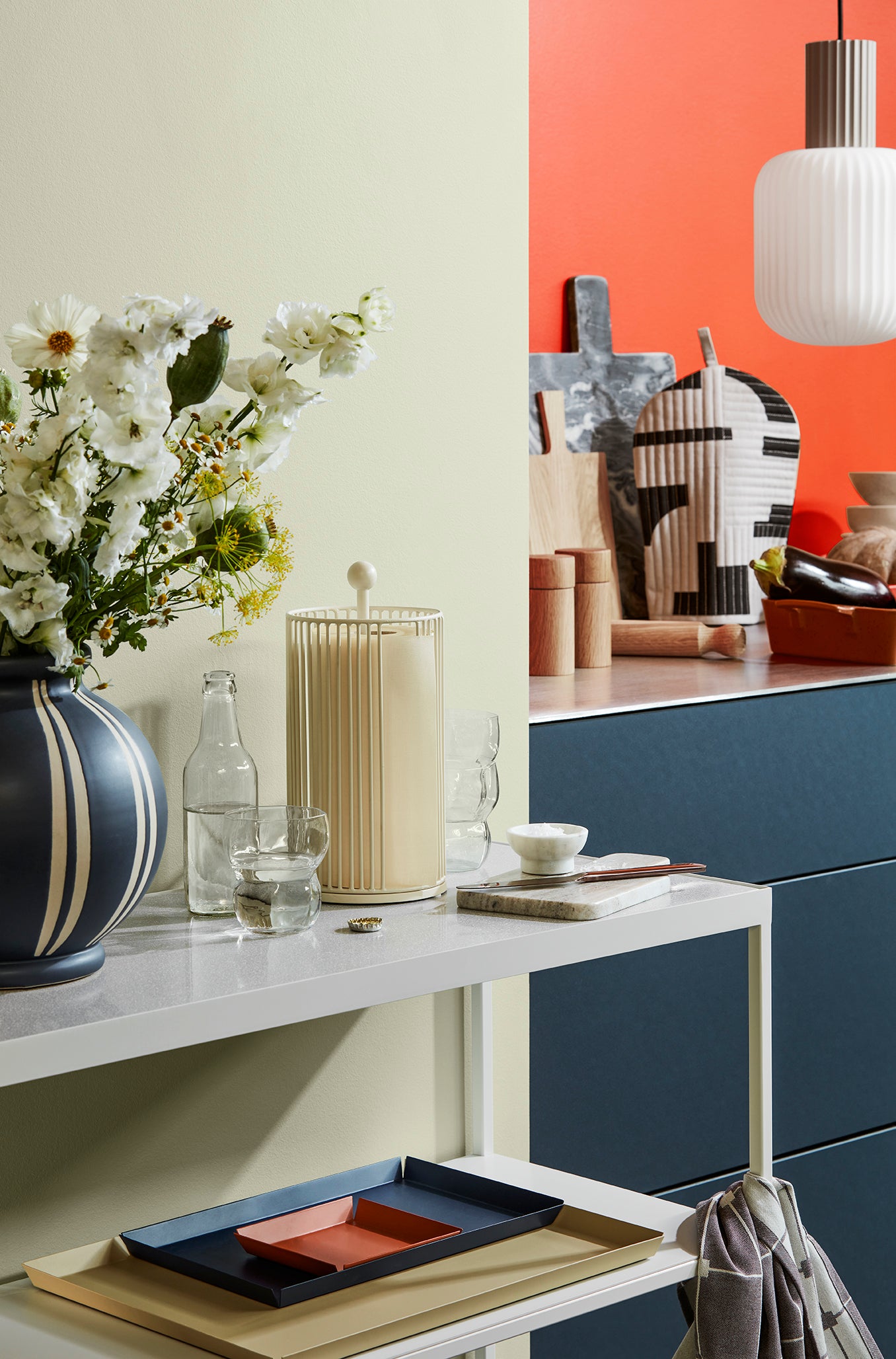 Edda Paper towel holder